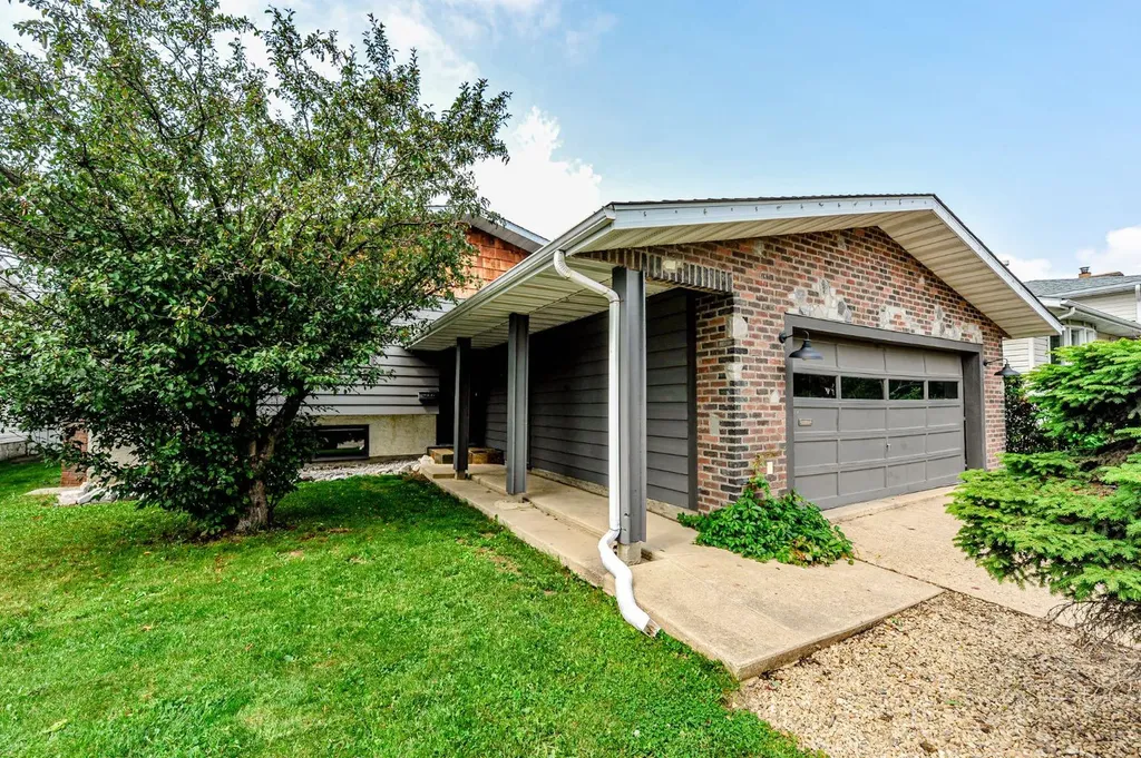 68 Elliott Drive Camrose AB T4V 3X7
