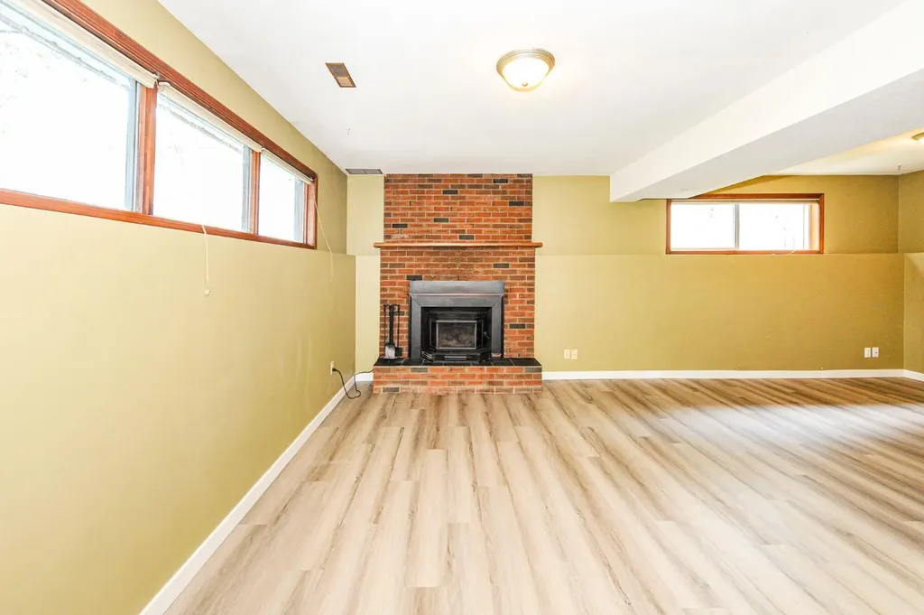 68 Elliott Drive Camrose AB T4V 3X7