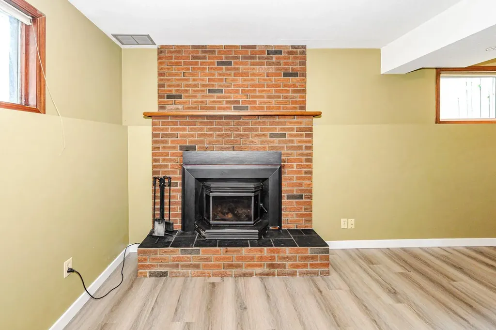 68 Elliott Drive Camrose AB T4V 3X7