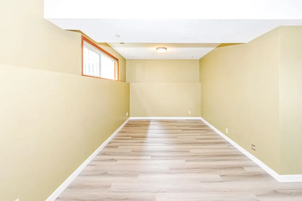68 Elliott Drive Camrose AB T4V 3X7