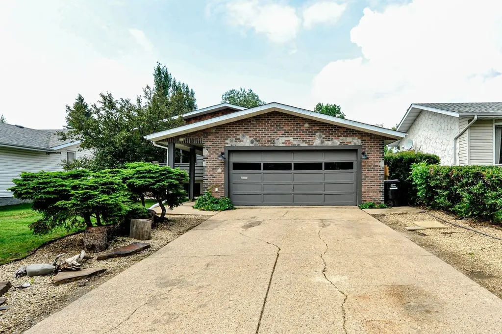 68 Elliott Drive Camrose AB T4V 3X7