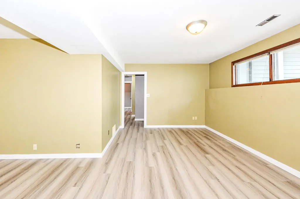 68 Elliott Drive Camrose AB T4V 3X7