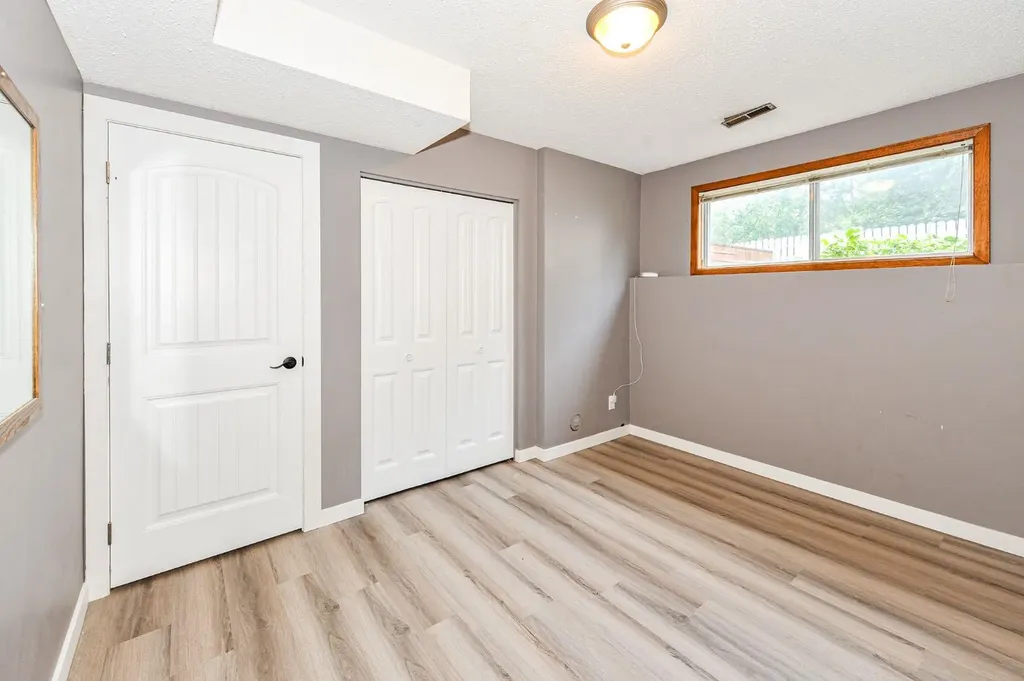 68 Elliott Drive Camrose AB T4V 3X7