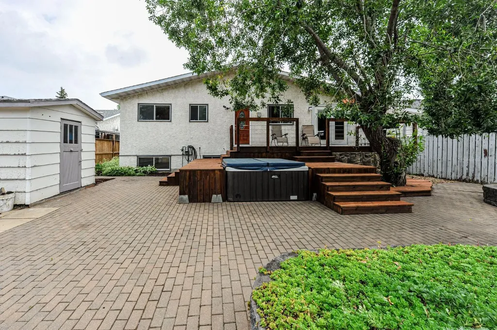 68 Elliott Drive Camrose AB T4V 3X7