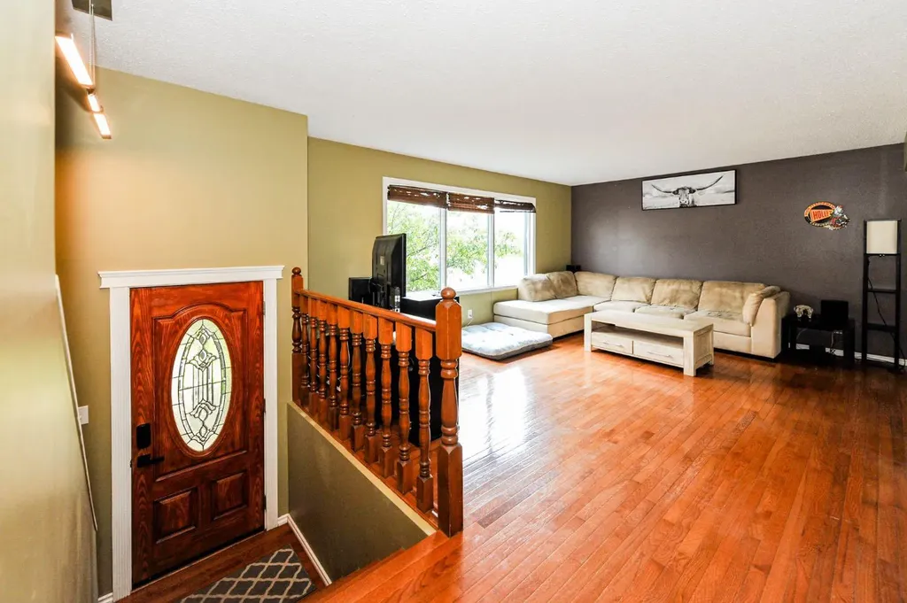 68 Elliott Drive Camrose AB T4V 3X7
