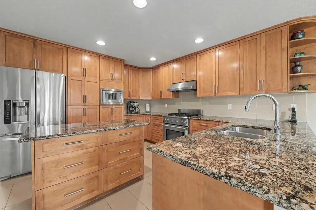 915 Coopers Drive SW Airdrie AB T4B 2W3