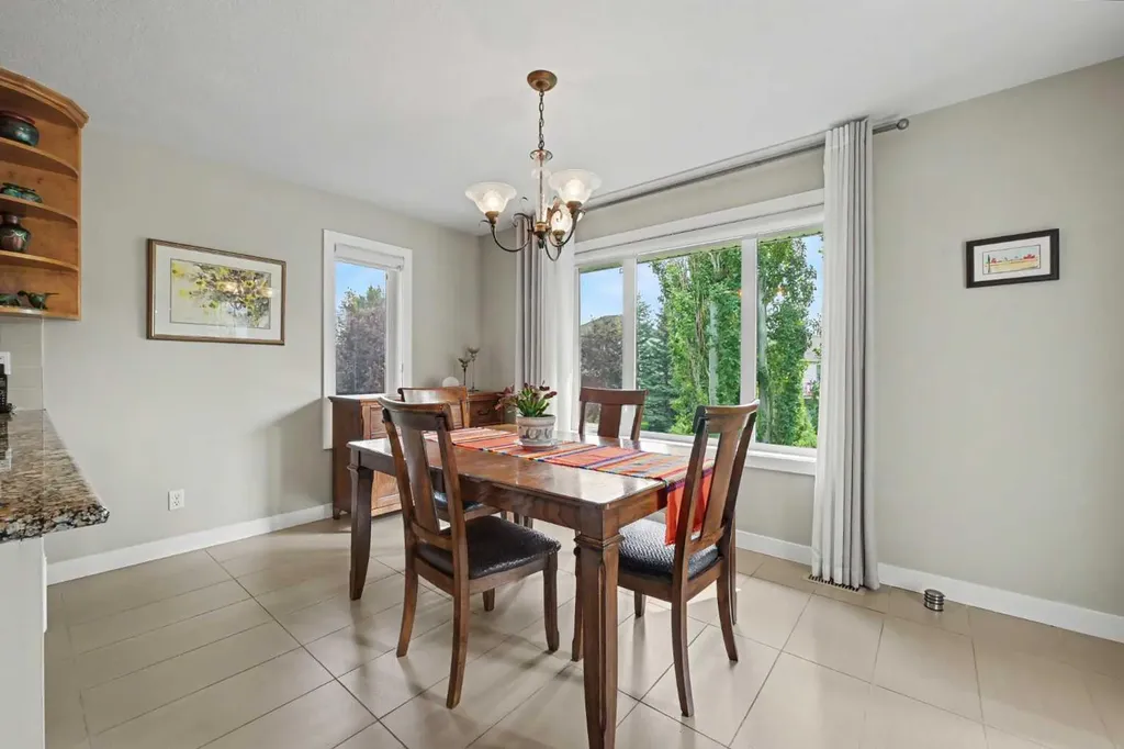 915 Coopers Drive SW Airdrie AB T4B 2W3