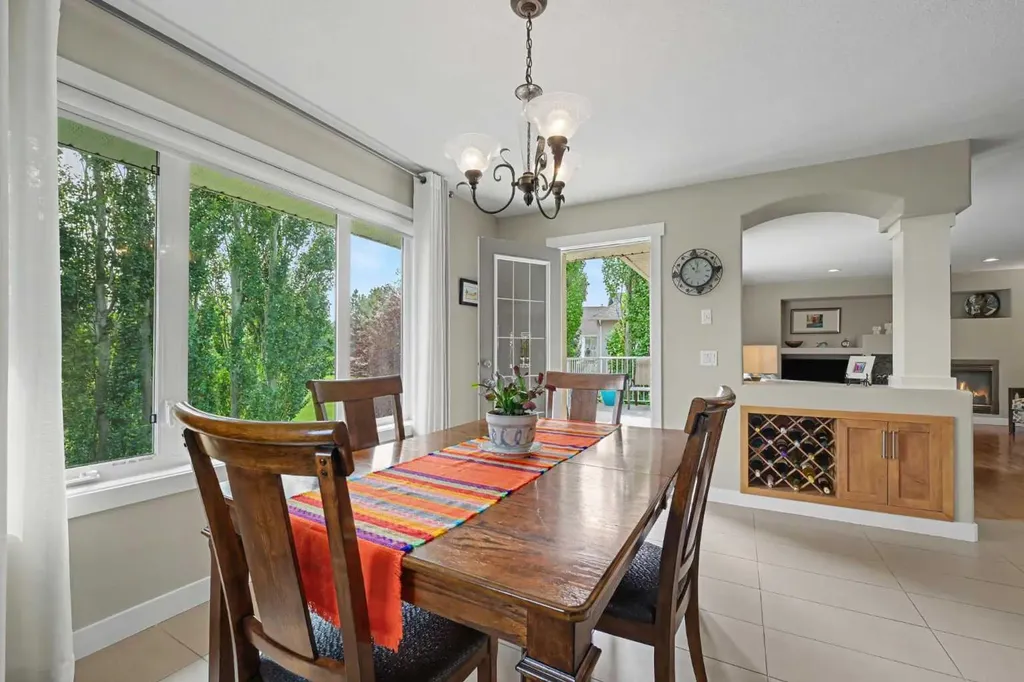 915 Coopers Drive SW Airdrie AB T4B 2W3