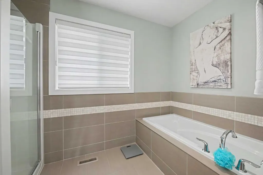 915 Coopers Drive SW Airdrie AB T4B 2W3