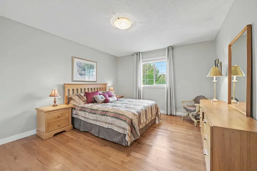 915 Coopers Drive SW Airdrie AB T4B 2W3