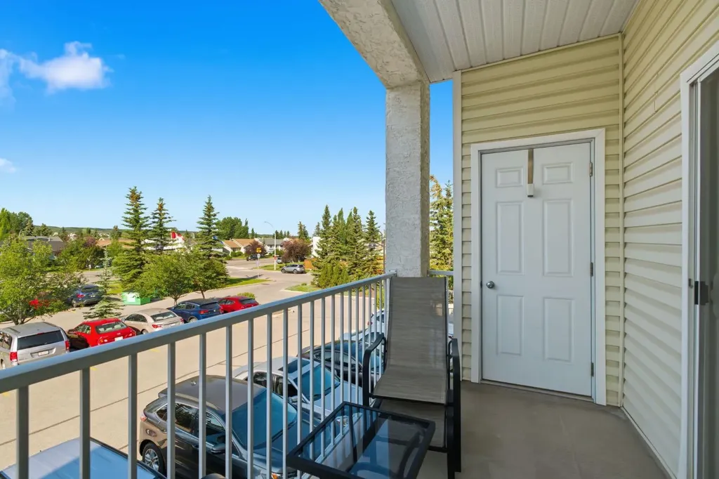 72 Quigley Drive Cochrane AB T4C 2K6