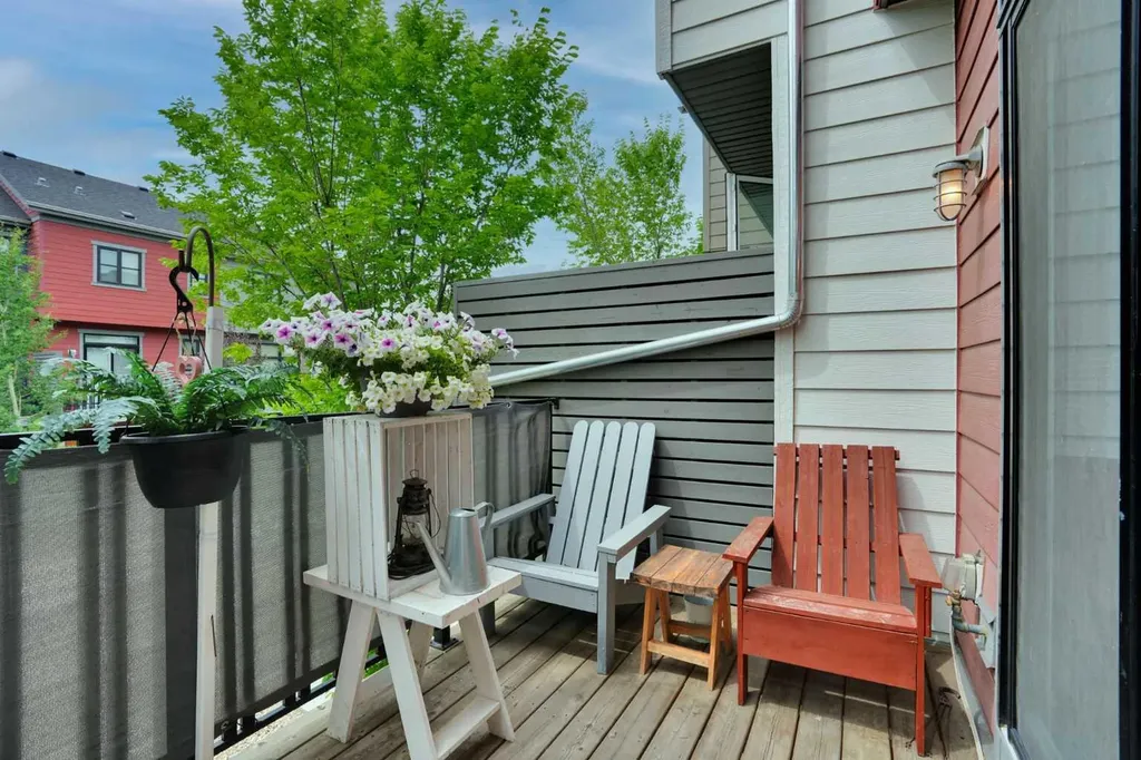 984 Walden Drive SE Calgary AB T2X 4C4