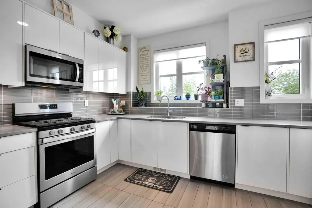 984 Walden Drive SE Calgary AB T2X 4C4