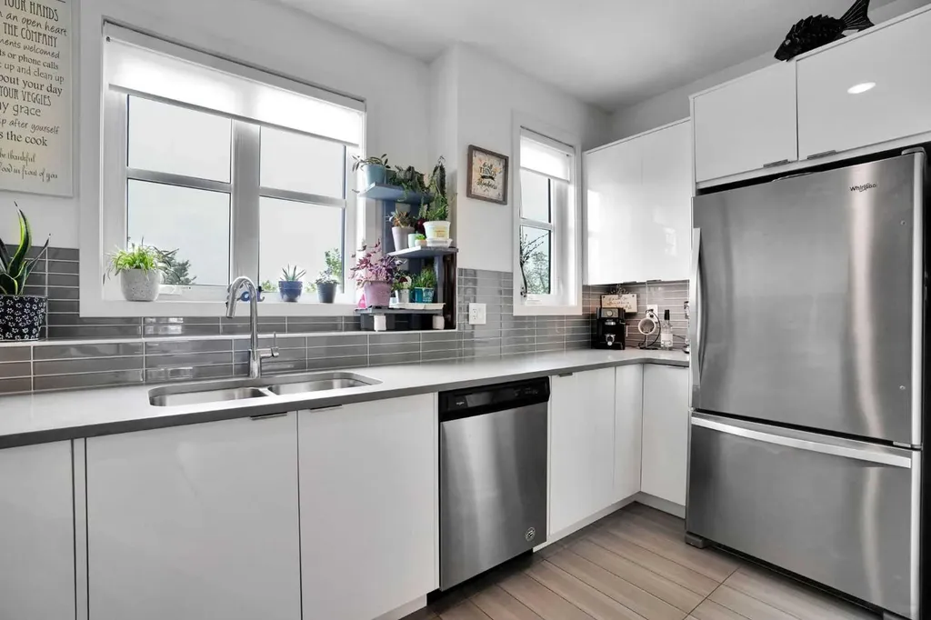 984 Walden Drive SE Calgary AB T2X 4C4