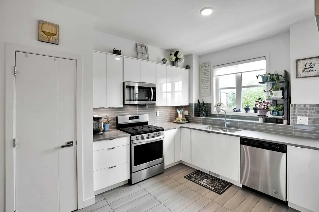 984 Walden Drive SE Calgary AB T2X 4C4