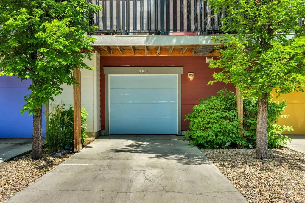 984 Walden Drive SE Calgary AB T2X 4C4