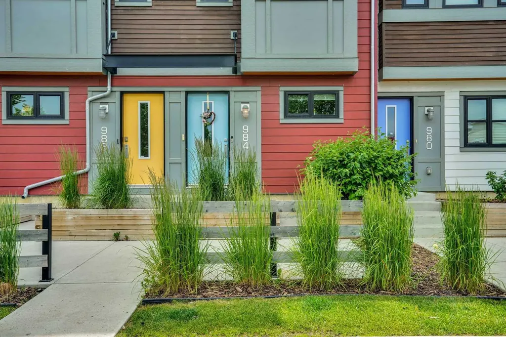 984 Walden Drive SE Calgary AB T2X 4C4