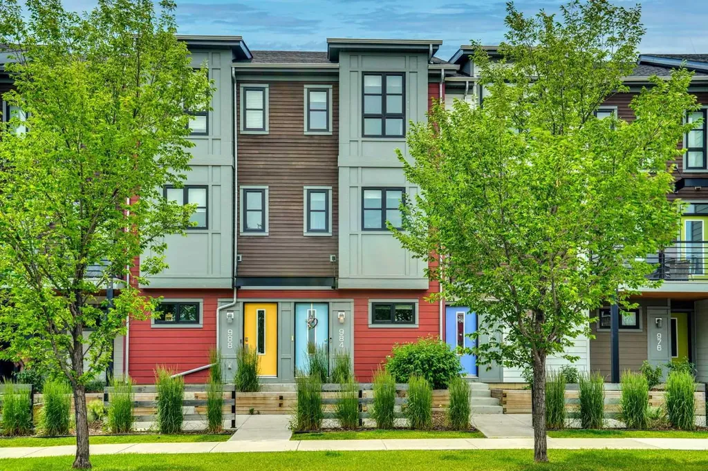 984 Walden Drive SE Calgary AB T2X 4C4
