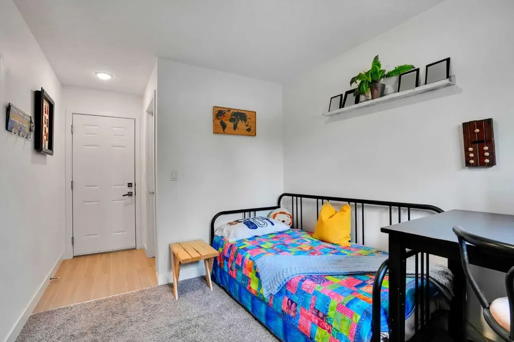984 Walden Drive SE Calgary AB T2X 4C4