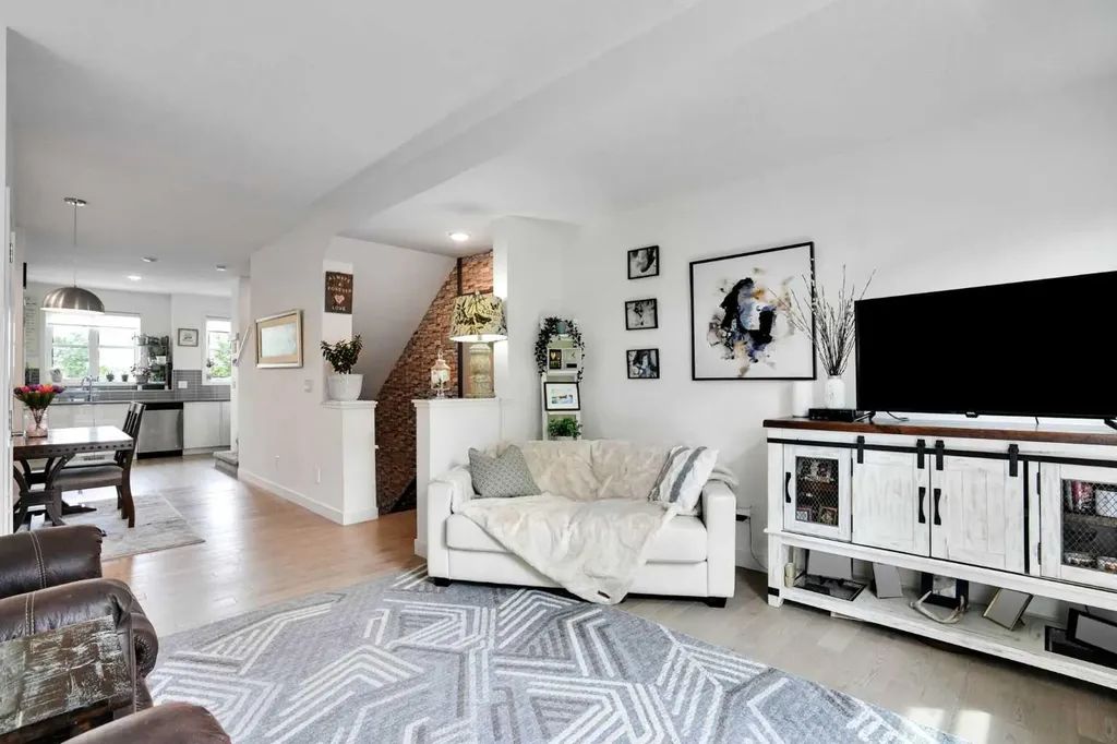 984 Walden Drive SE Calgary AB T2X 4C4