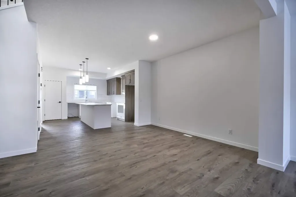 45 Legacy Point Terrace SE Calgary AB T2X 6R9