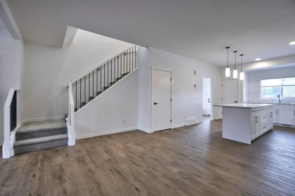45 Legacy Point Terrace SE Calgary AB T2X 6R9