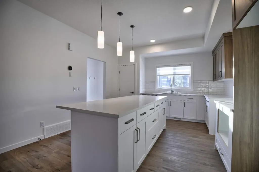 45 Legacy Point Terrace SE Calgary AB T2X 6R9