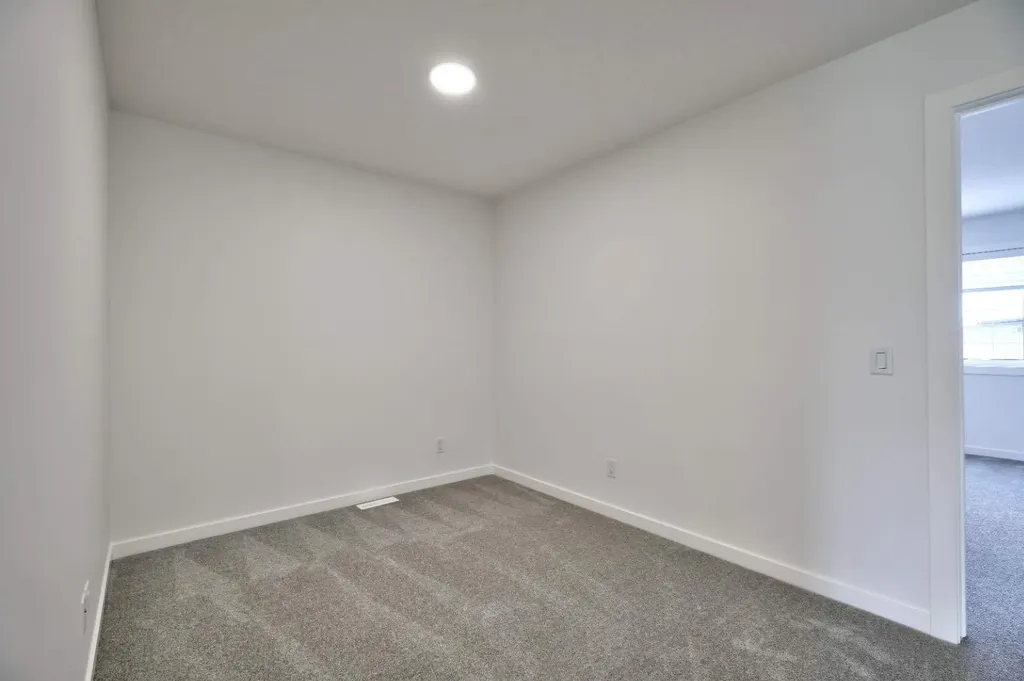 45 Legacy Point Terrace SE Calgary AB T2X 6R9