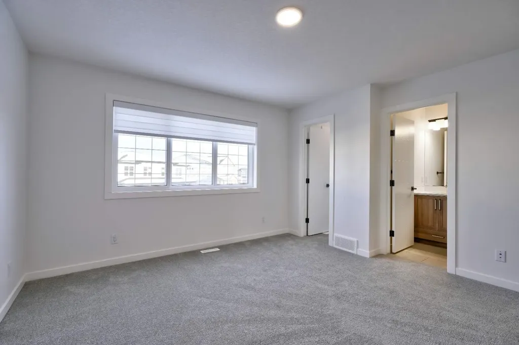 45 Legacy Point Terrace SE Calgary AB T2X 6R9