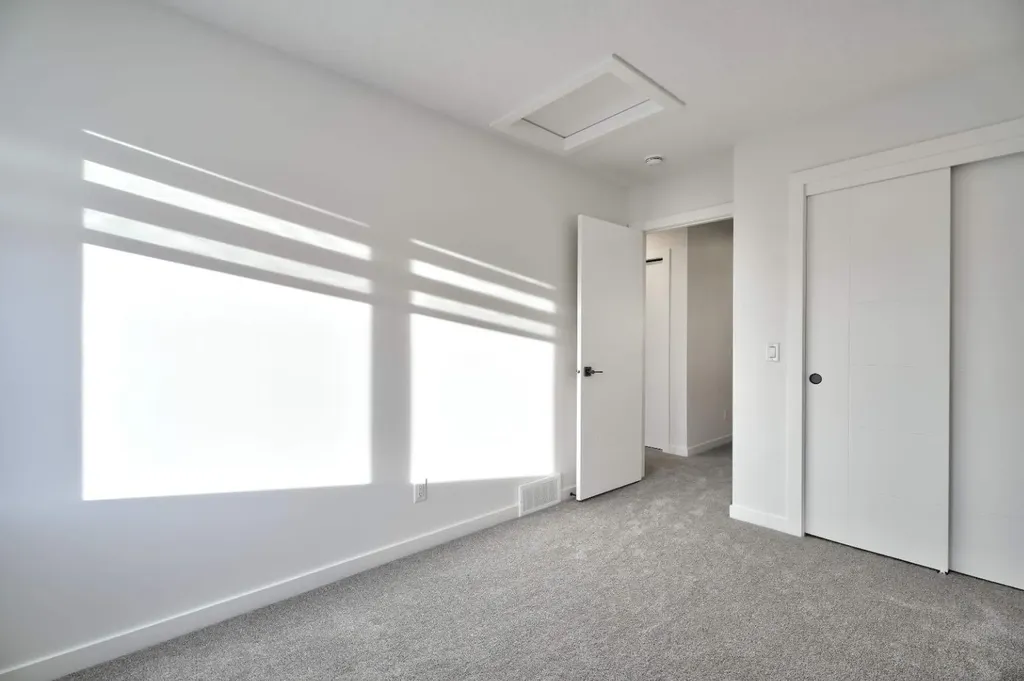 45 Legacy Point Terrace SE Calgary AB T2X 6R9