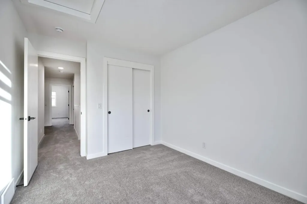 45 Legacy Point Terrace SE Calgary AB T2X 6R9