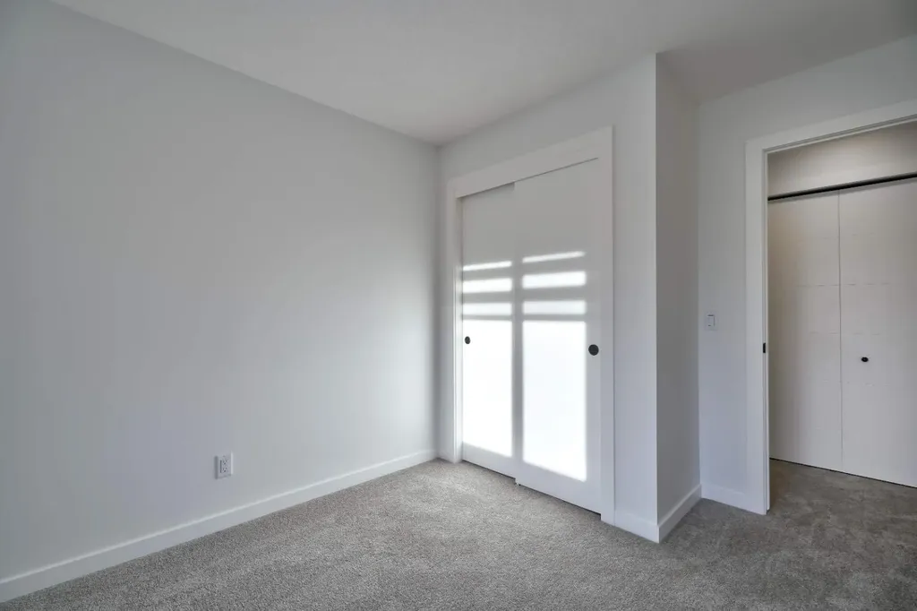 45 Legacy Point Terrace SE Calgary AB T2X 6R9