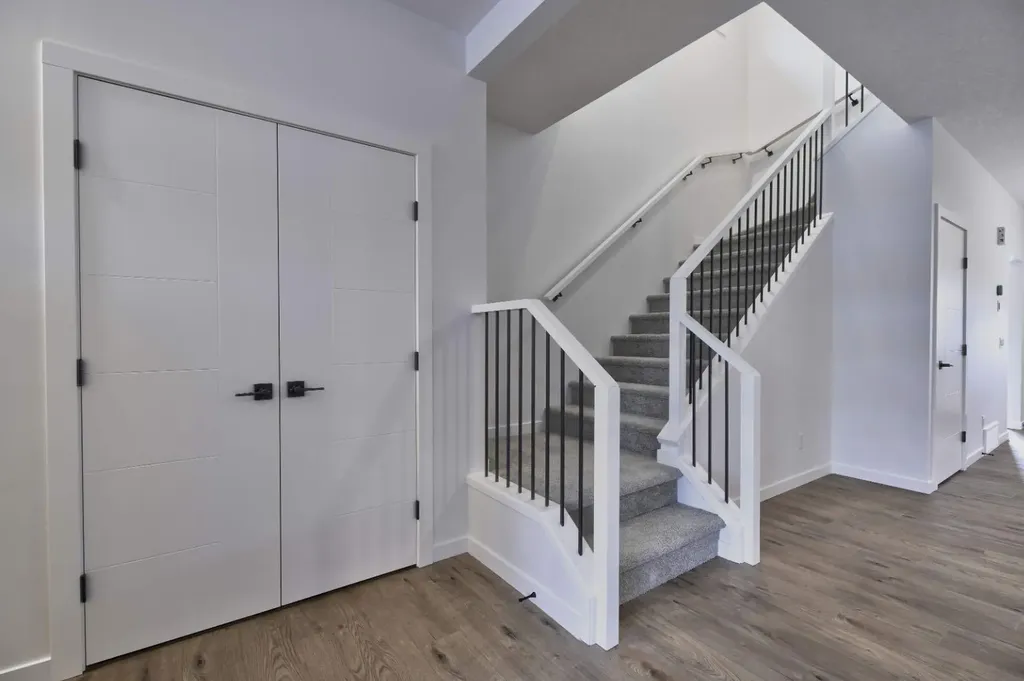 45 Legacy Point Terrace SE Calgary AB T2X 6R9