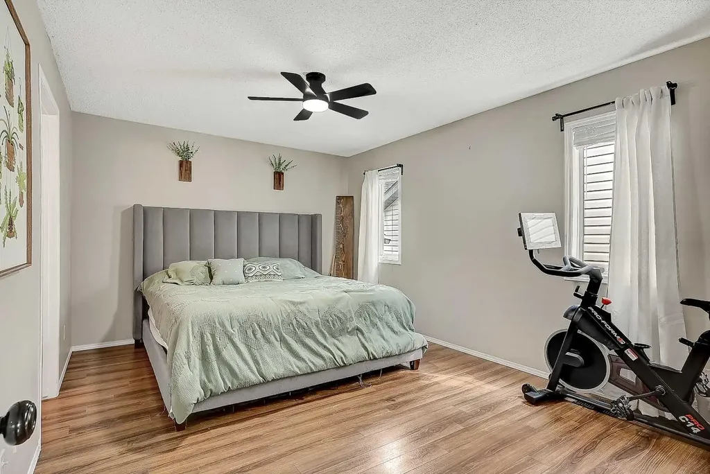 9329 69 Avenue Grande Prairie AB T8V 6T3