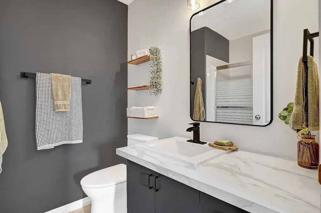 9329 69 Avenue Grande Prairie AB T8V 6T3