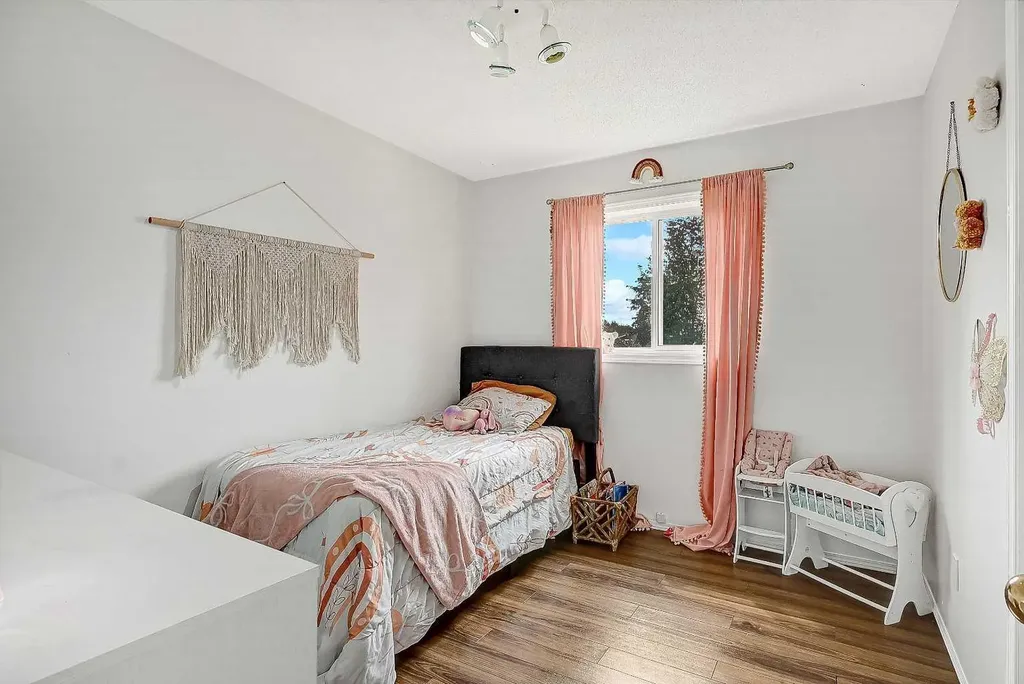 9329 69 Avenue Grande Prairie AB T8V 6T3
