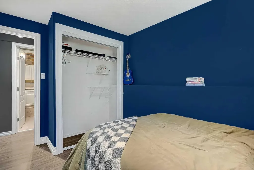 9329 69 Avenue Grande Prairie AB T8V 6T3