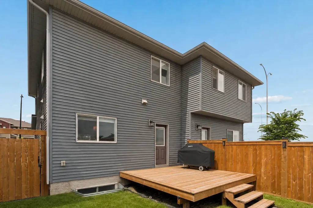 12 Wolf Creek Drive SE Calgary AB T2X4W9