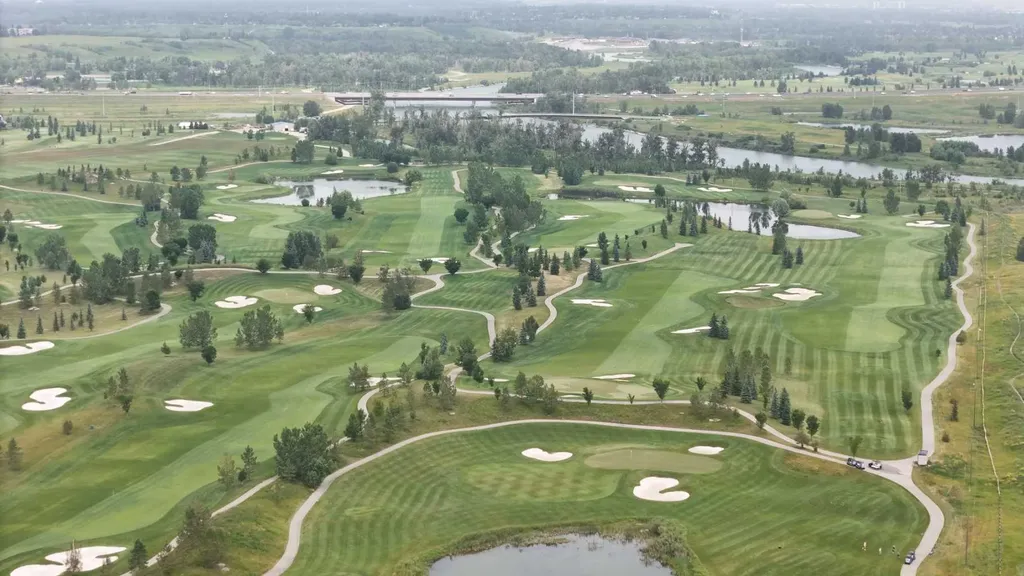 12 Wolf Creek Drive SE Calgary AB T2X4W9