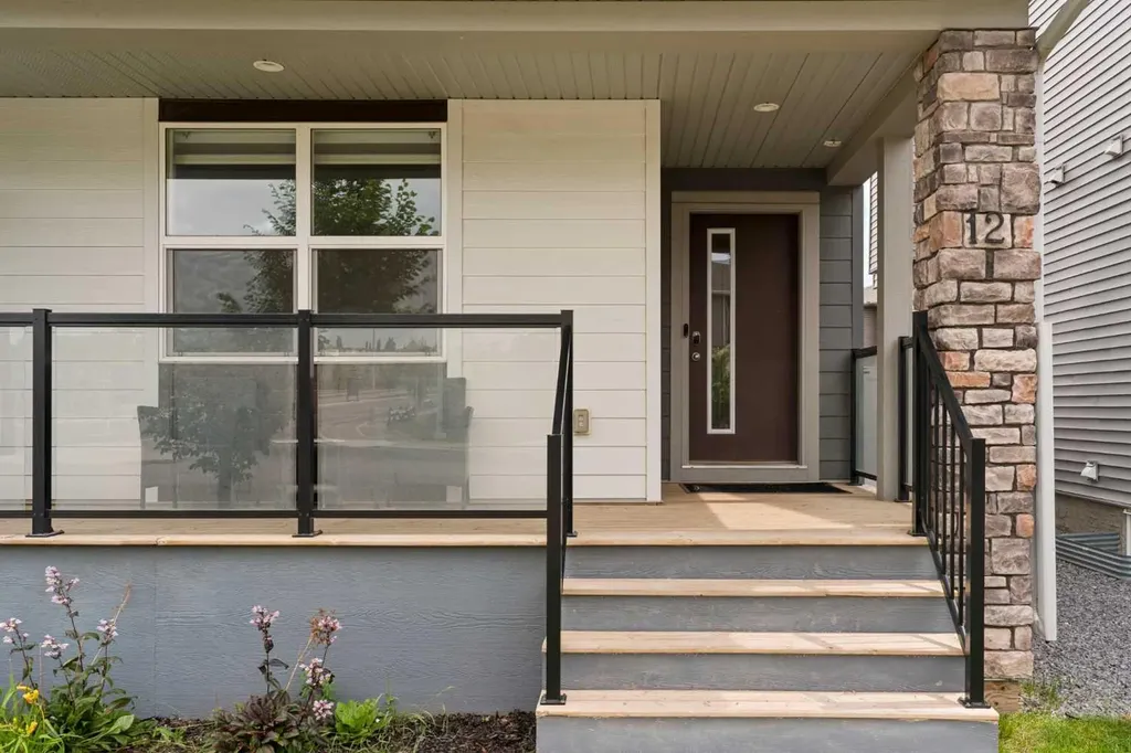 12 Wolf Creek Drive SE Calgary AB T2X4W9