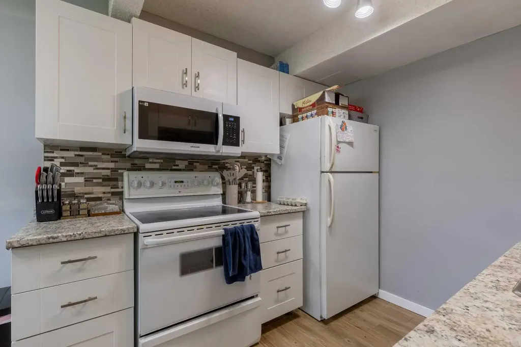 55 Lemoyne Crescent W Lethbridge AB T1K 4J7