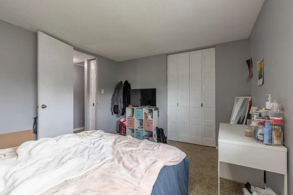 55 Lemoyne Crescent W Lethbridge AB T1K 4J7