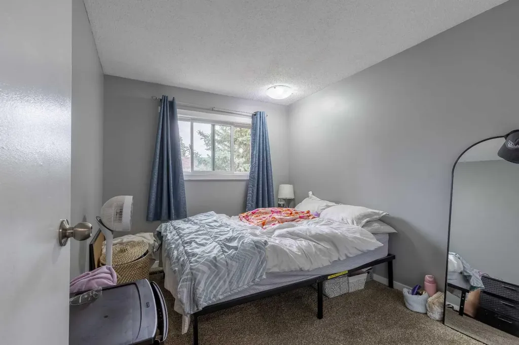 55 Lemoyne Crescent W Lethbridge AB T1K 4J7
