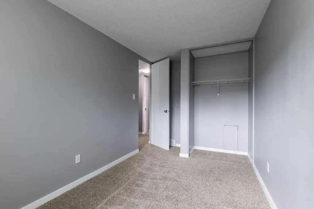 55 Lemoyne Crescent W Lethbridge AB T1K 4J7