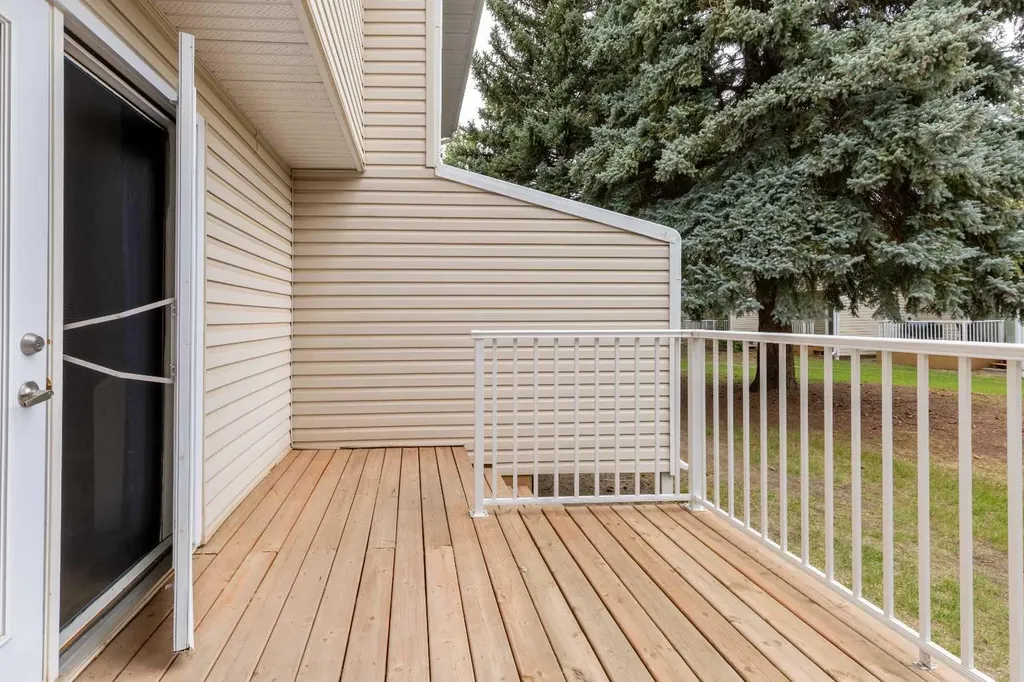 55 Lemoyne Crescent W Lethbridge AB T1K 4J7