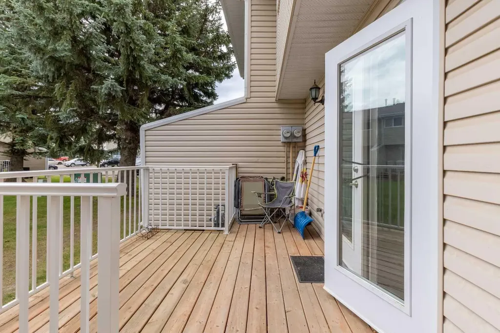55 Lemoyne Crescent W Lethbridge AB T1K 4J7