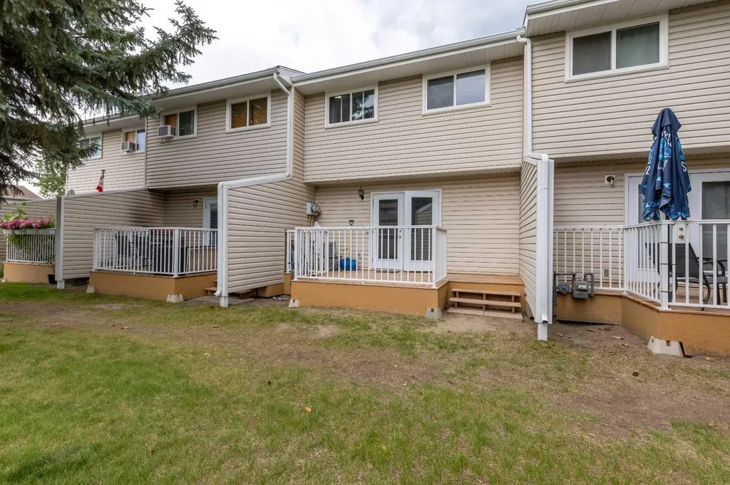 55 Lemoyne Crescent W Lethbridge AB T1K 4J7