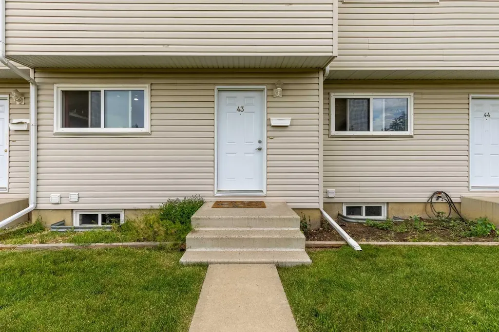 55 Lemoyne Crescent W Lethbridge AB T1K 4J7