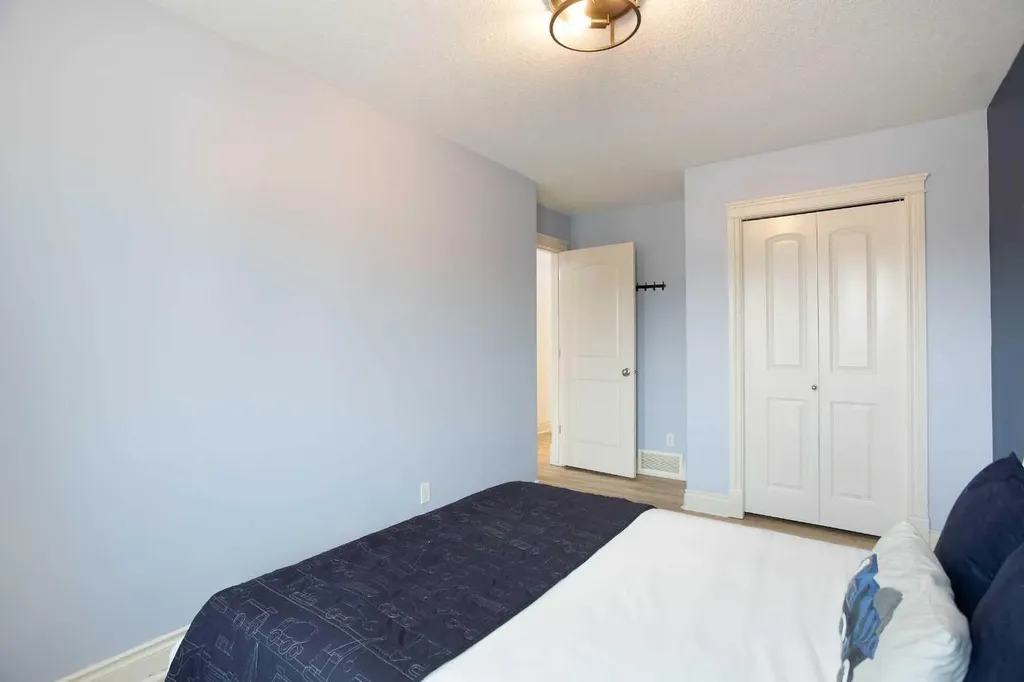 1153 Kingston Crescent SE Airdrie AB T4B 0G1