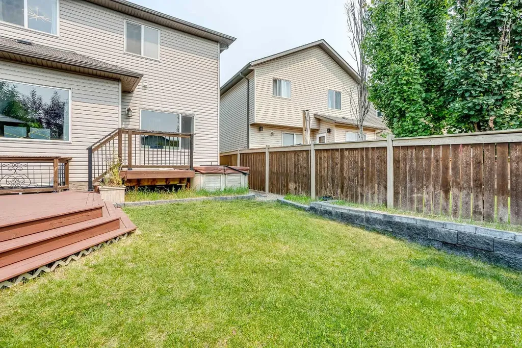 1153 Kingston Crescent SE Airdrie AB T4B 0G1